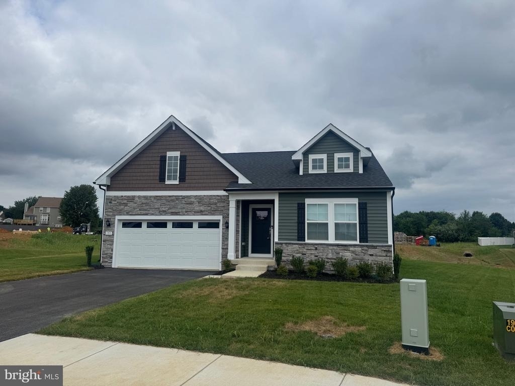 151 Capulet Court - Photo 0