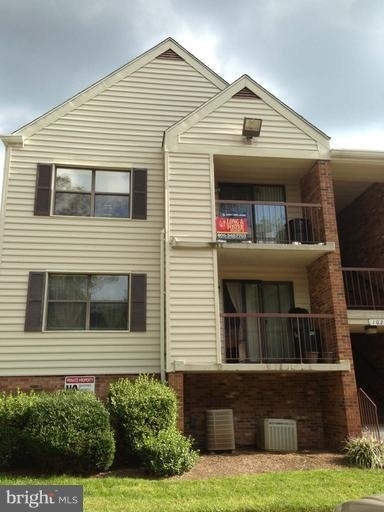 102 Buckingham Lane - Photo 0