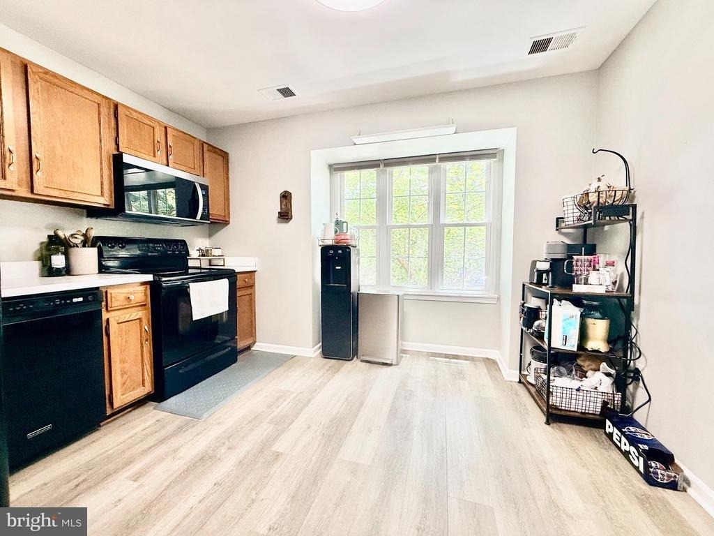 4232 Stockbridge Drive - Photo 8