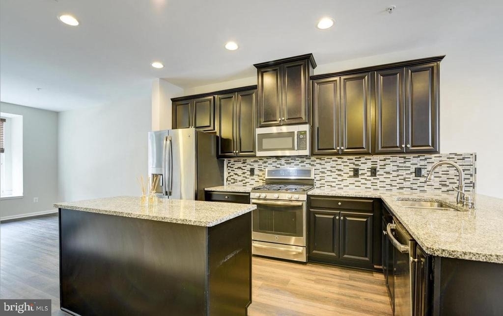 270 High Rail Terrace Se - Photo 1