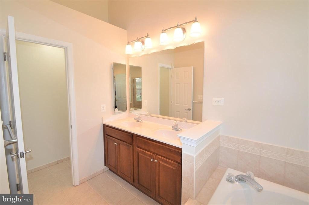 25140 Boomerang Terrace - Photo 31