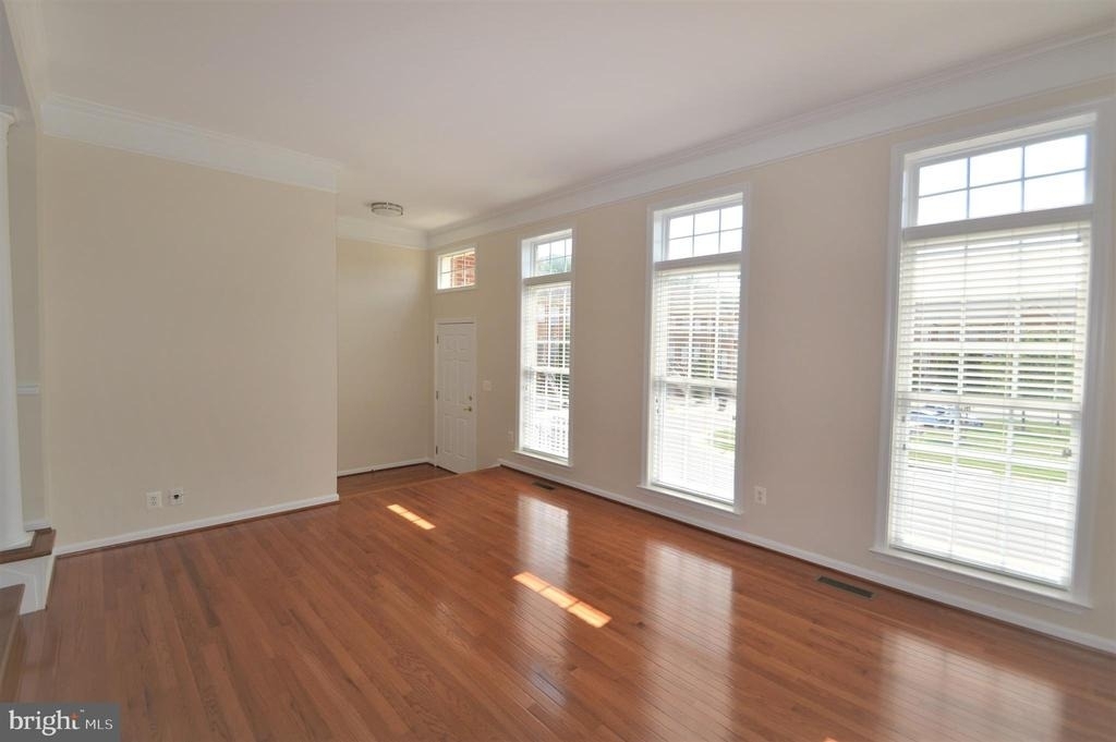 25140 Boomerang Terrace - Photo 5