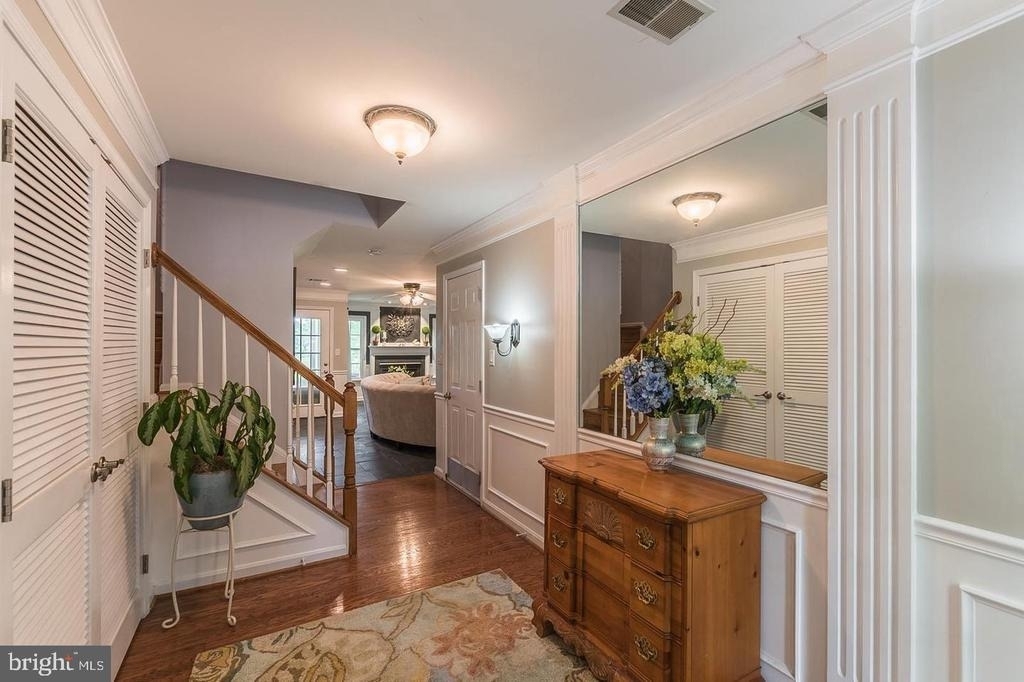 43125 Holtby Square - Photo 1