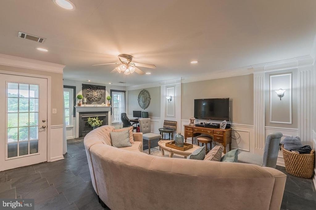 43125 Holtby Square - Photo 5