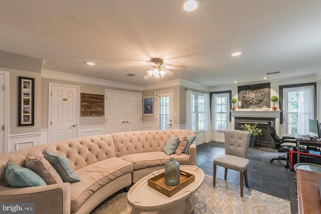 43125 Holtby Square - Photo 3