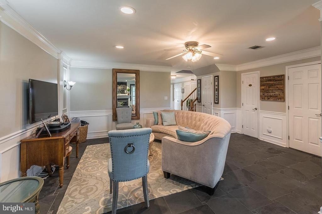 43125 Holtby Square - Photo 4