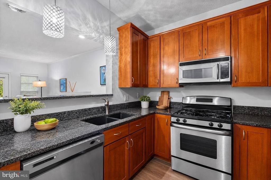 1708 Lake Shore Crest Drive - Photo 10