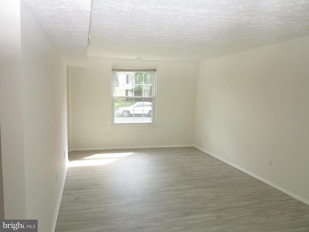 8406 Woodford Court - Photo 12