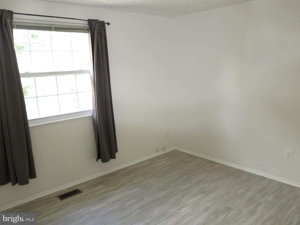 8406 Woodford Court - Photo 33