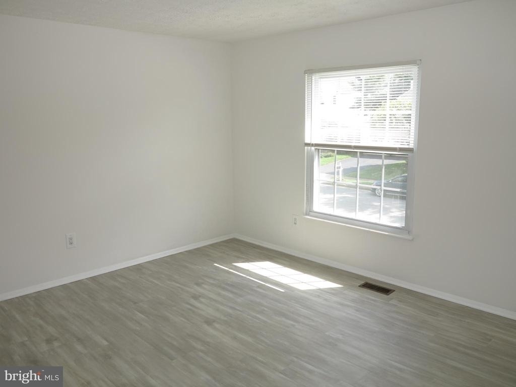 8406 Woodford Court - Photo 30