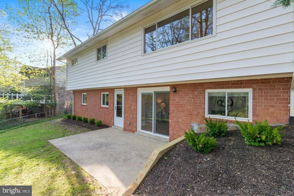 8459 Thames Street - Photo 12