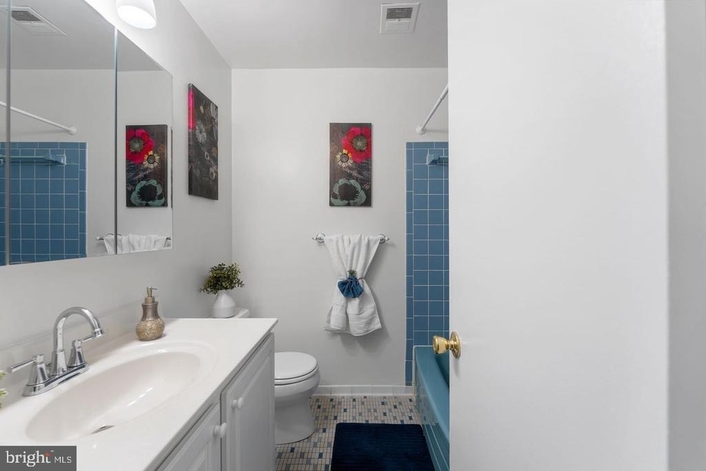 8459 Thames Street - Photo 3