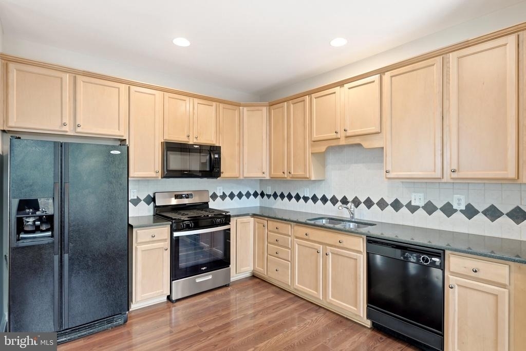 300 Kintyre Lane - Photo 10