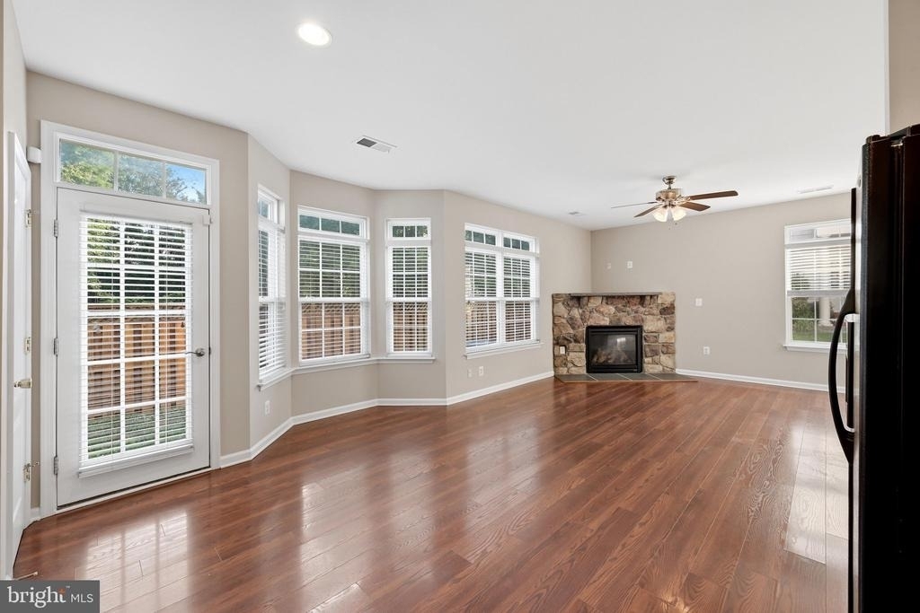 300 Kintyre Lane - Photo 11