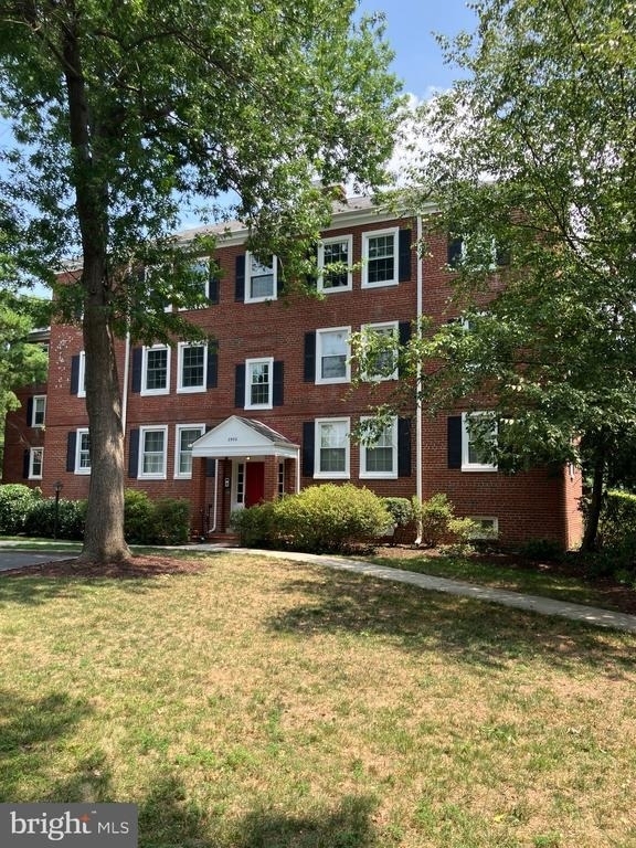 2980 S Columbus Street - Photo 1