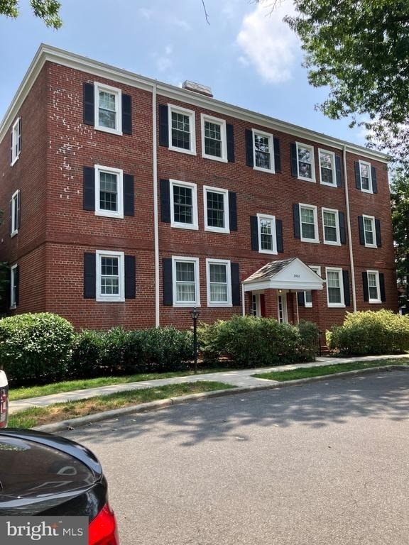 2980 S Columbus Street - Photo 0
