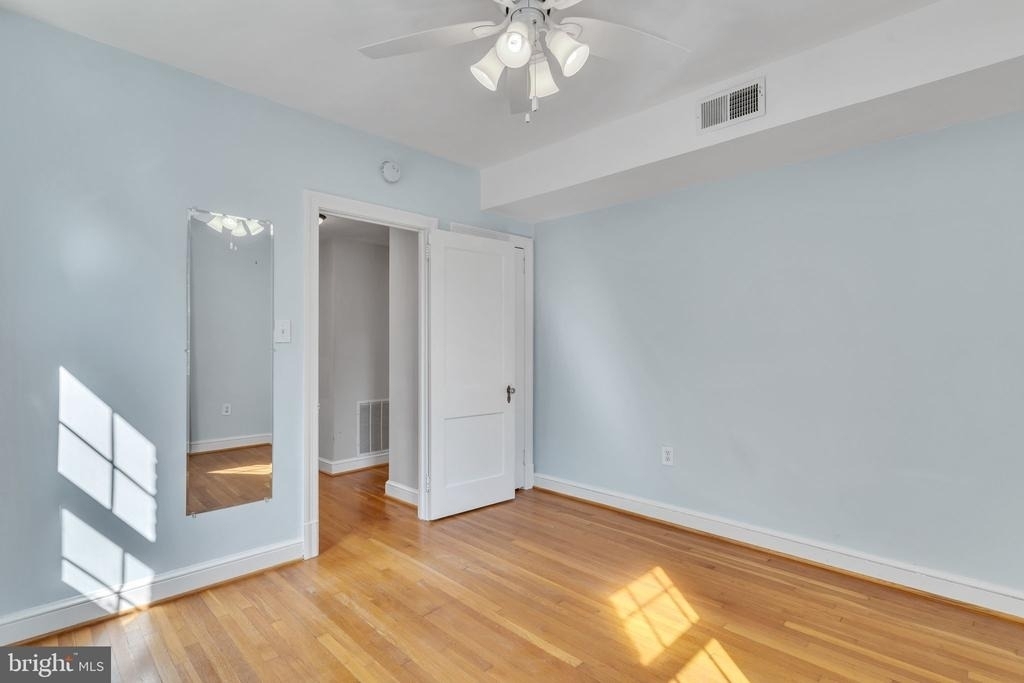 300 Commonwealth Avenue - Photo 10