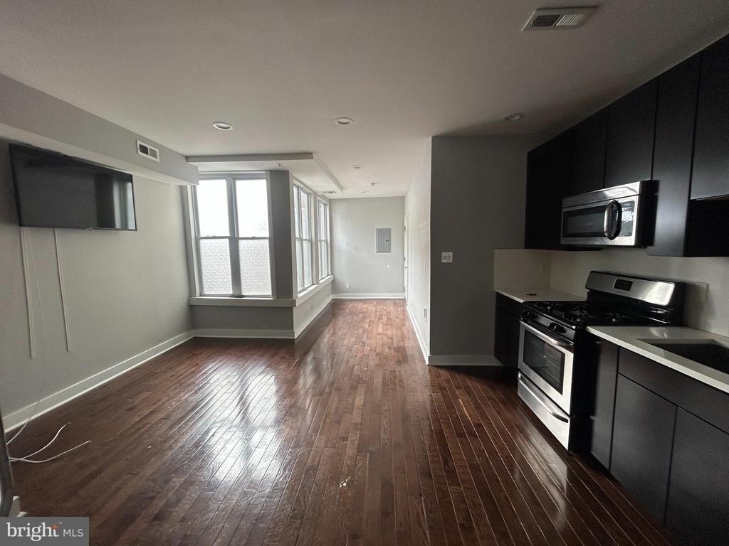 723 Sansom Street - Photo 0