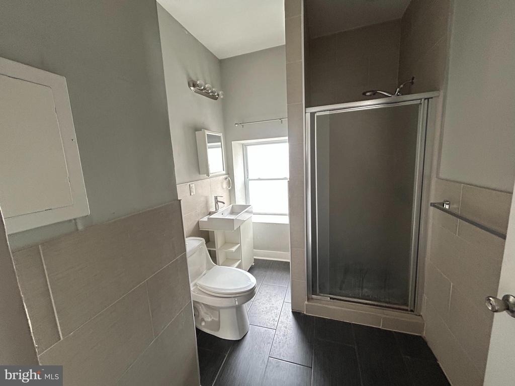 723 Sansom Street - Photo 4