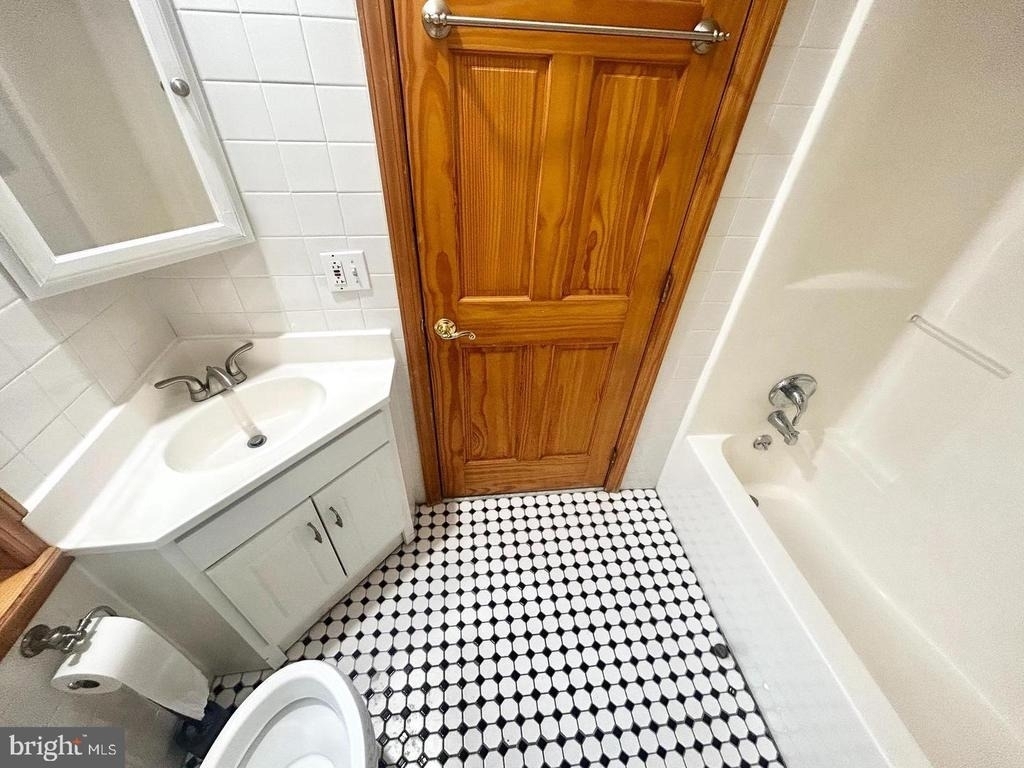 2635 W Girard Avenue - Photo 6