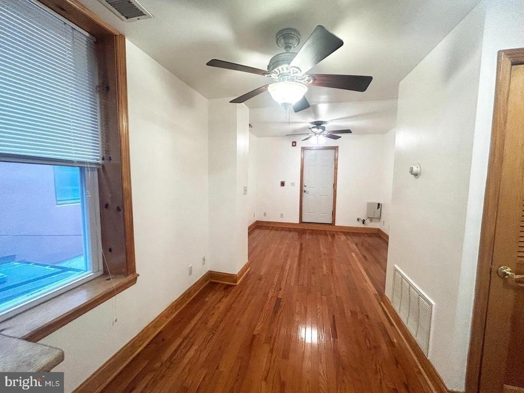 2635 W Girard Avenue - Photo 8