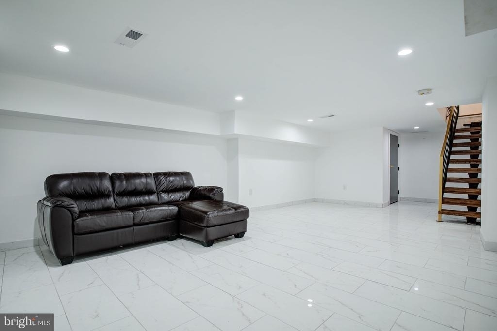 3038 Salmon Street - Photo 34