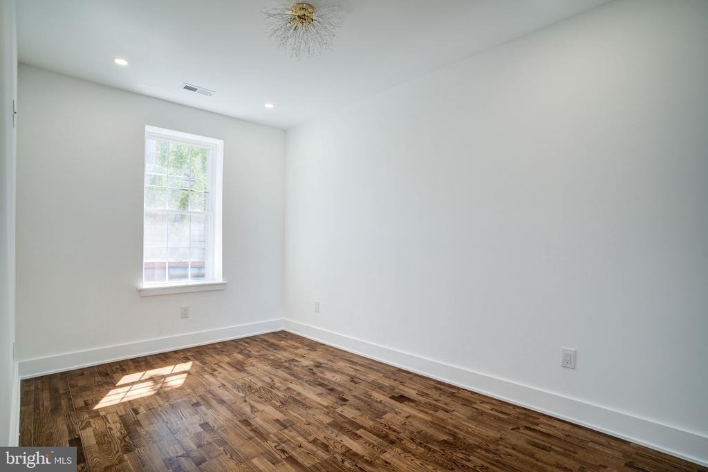 3038 Salmon Street - Photo 15