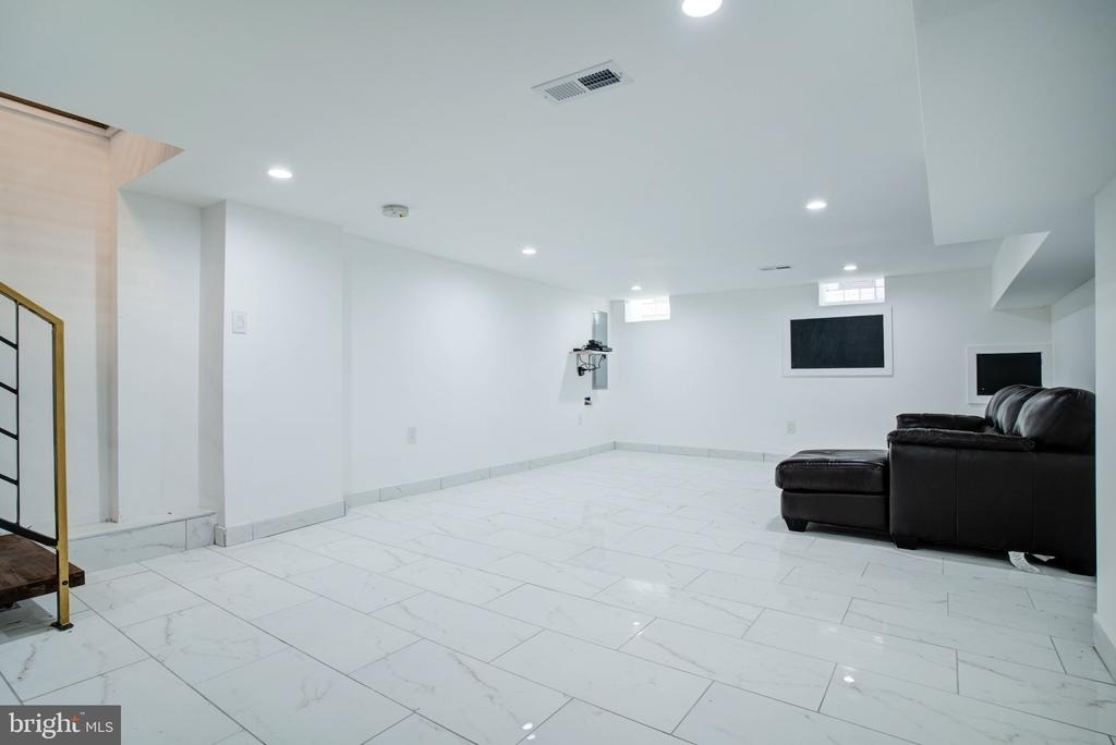 3038 Salmon Street - Photo 35
