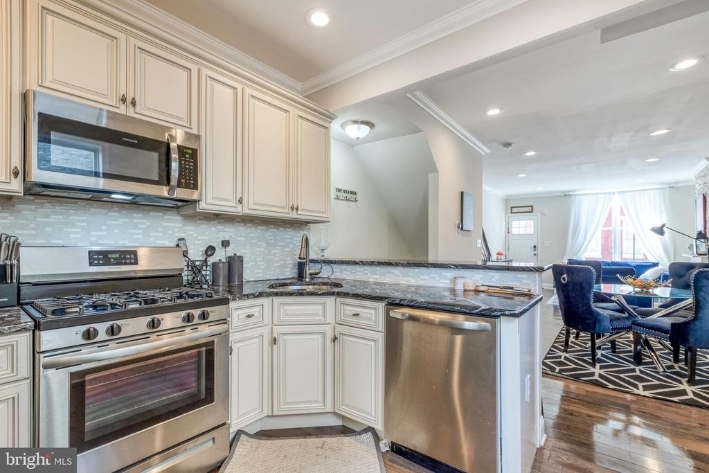 2017 Pierce Street - Photo 3