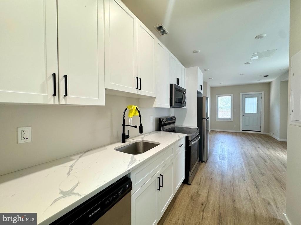 255 S 44th - Photo 5