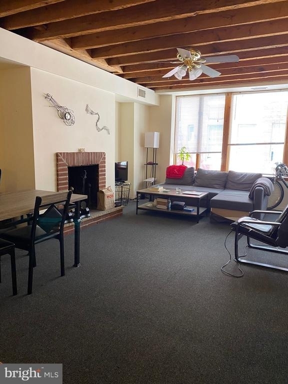 325 S Juniper Street - Photo 1