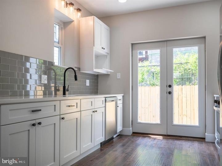 2930 Nicholas Street - Photo 2