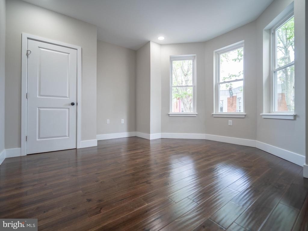 2930 Nicholas Street - Photo 9