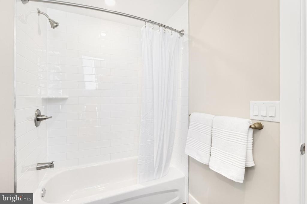 6712 Ridge Avenue - Photo 18
