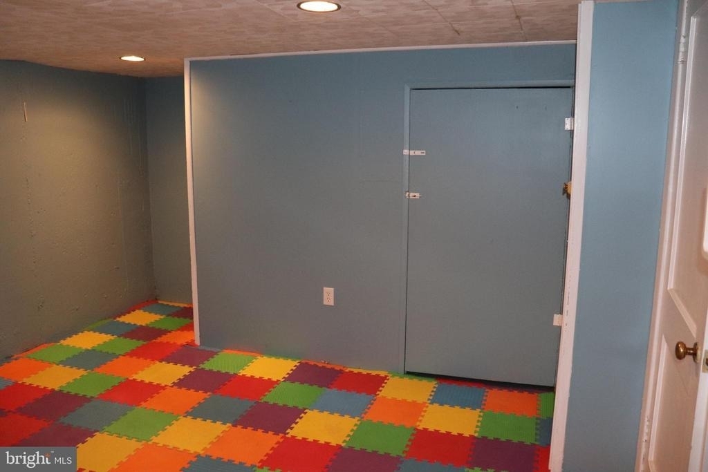 317 W Salaignac Street - Photo 19