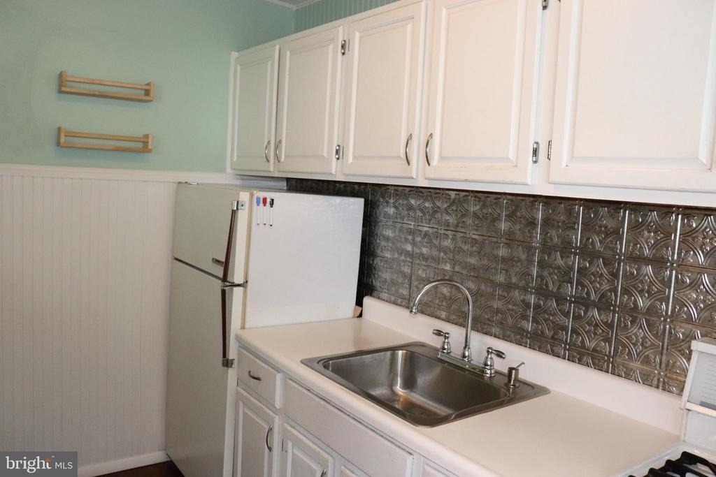 317 W Salaignac Street - Photo 3