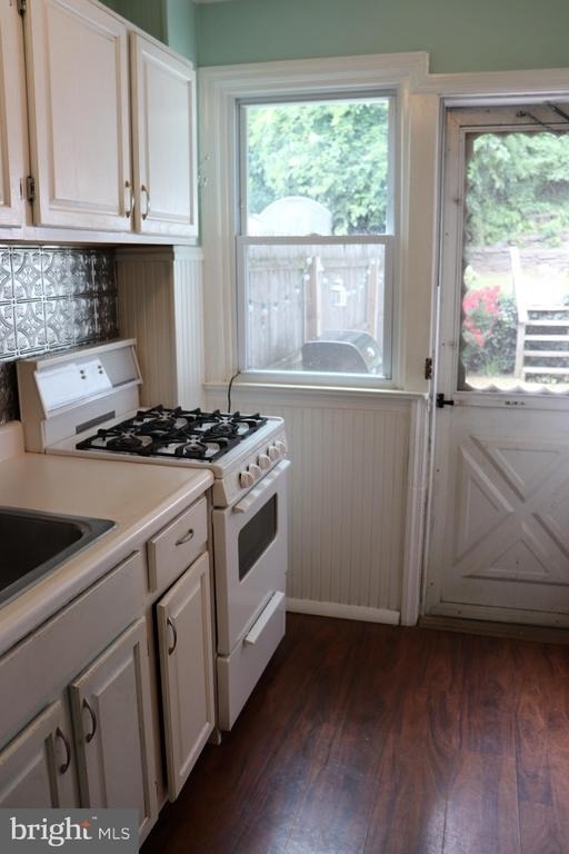 317 W Salaignac Street - Photo 5