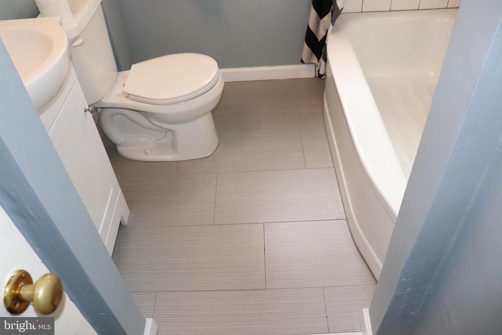 317 W Salaignac Street - Photo 15