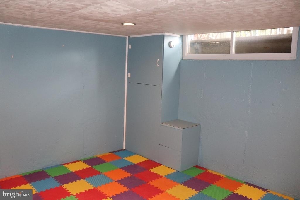 317 W Salaignac Street - Photo 21
