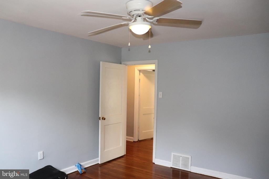 317 W Salaignac Street - Photo 12