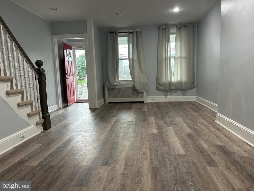 478 Martin Street - Photo 2