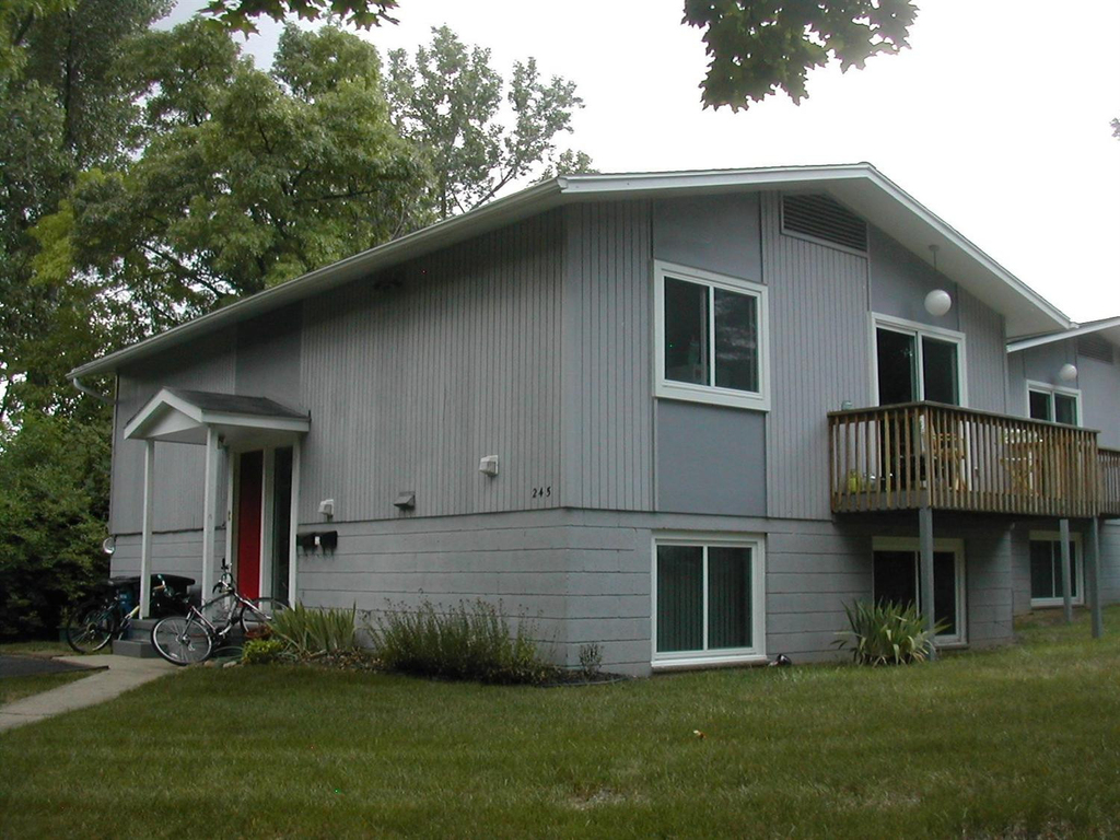 245 Brookridge Court - Photo 0