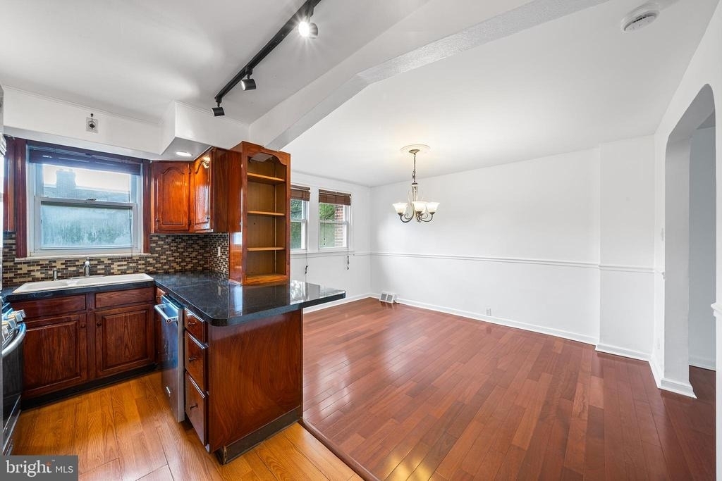 3858 Berkley Avenue - Photo 11