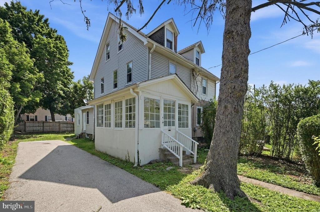 729 E Haverford Road - Photo 1