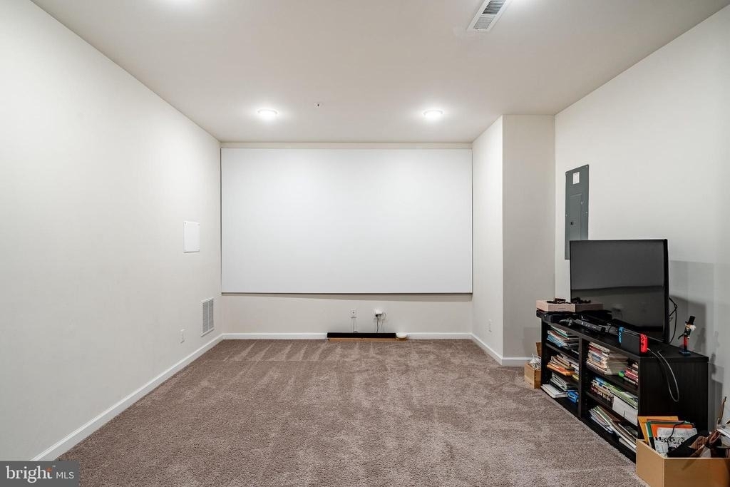 733 Sun Valley Court - Photo 29