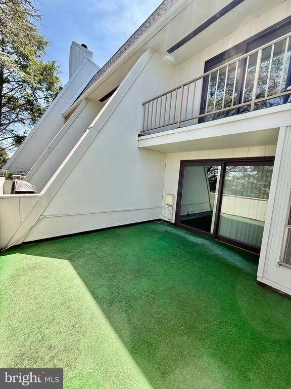 297 Summit House - Photo 4