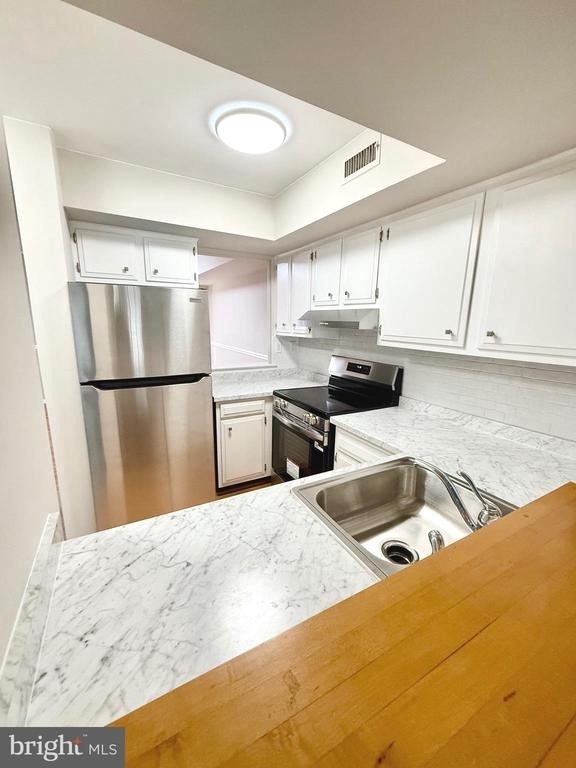 297 Summit House - Photo 7