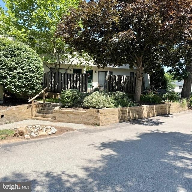 297 Summit House - Photo 1