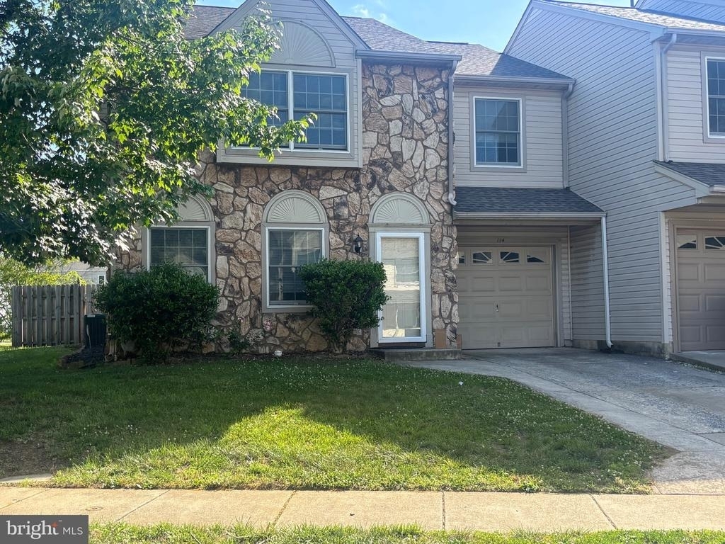 114 Carriage Lane - Photo 0