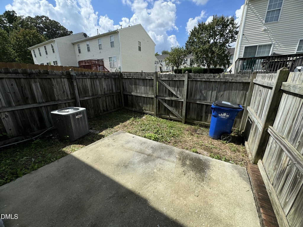 4804 Tanglewood Oaks Street - Photo 4